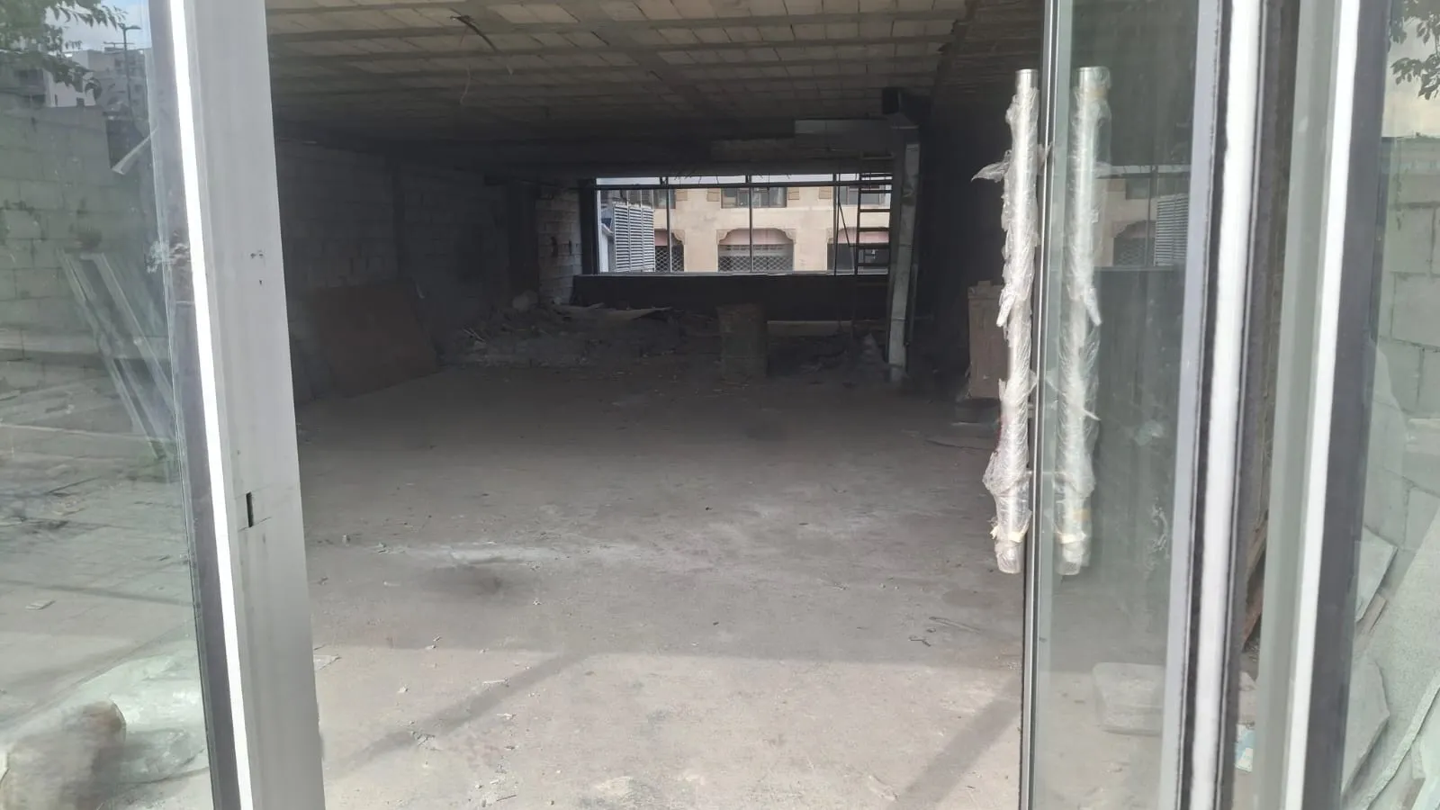Core & Shell Shop For Rent in Select Location in Down Town — الصورة 1