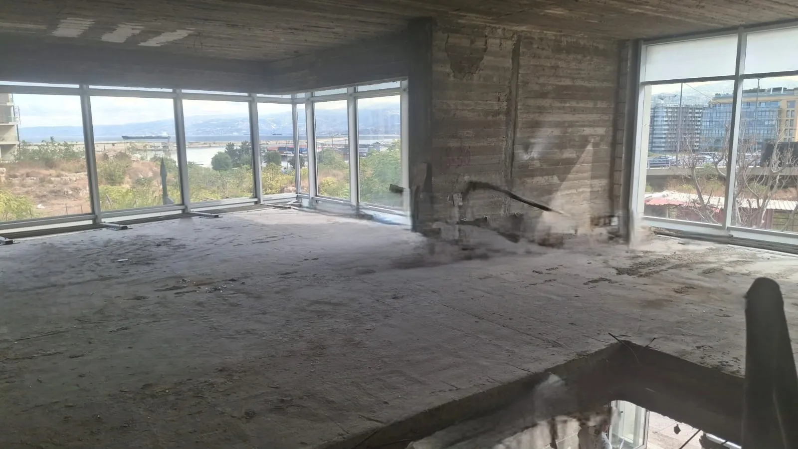 Core & Shell Duplex Shop For Rent in Select Location in Down Town — الصورة 2