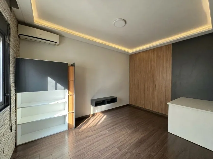 Decorated Apartment With Open View For Sale in Mansourieh — الصورة 2