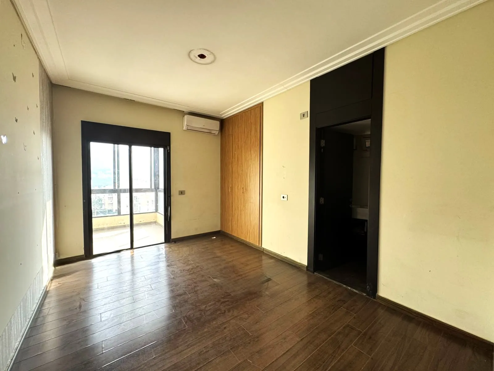 Decorated Apartment With Open View For Sale in Mansourieh — الصورة 4