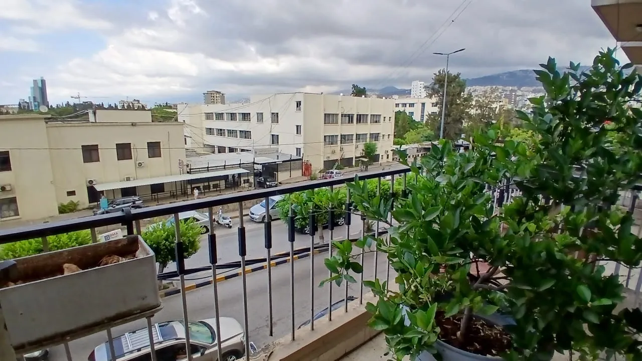200 SQM Office/Apartment in Dekweneh — الصورة 4