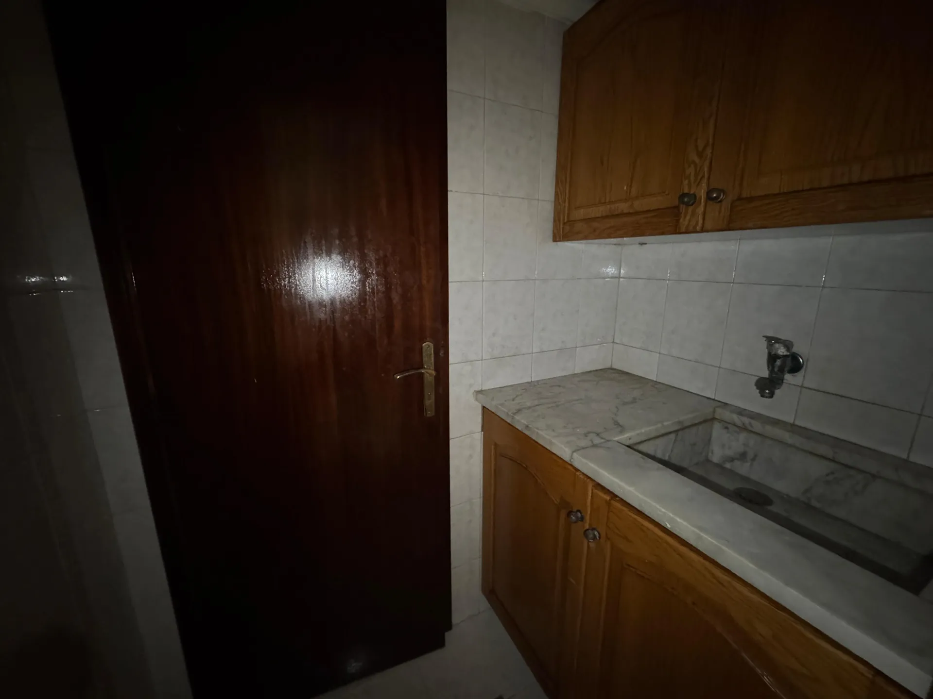90 SQM Office For Sale in Hamra, Ras Beirut — الصورة 4
