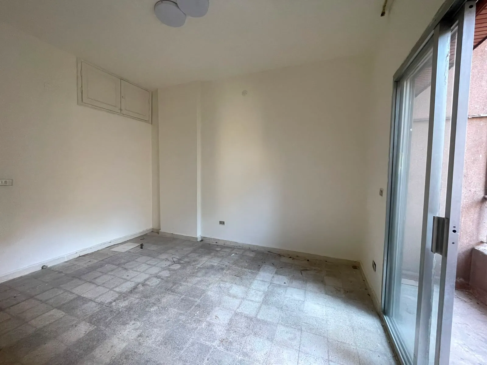 Spacious Apartment For Sale in Verdun, Beirut — الصورة 5
