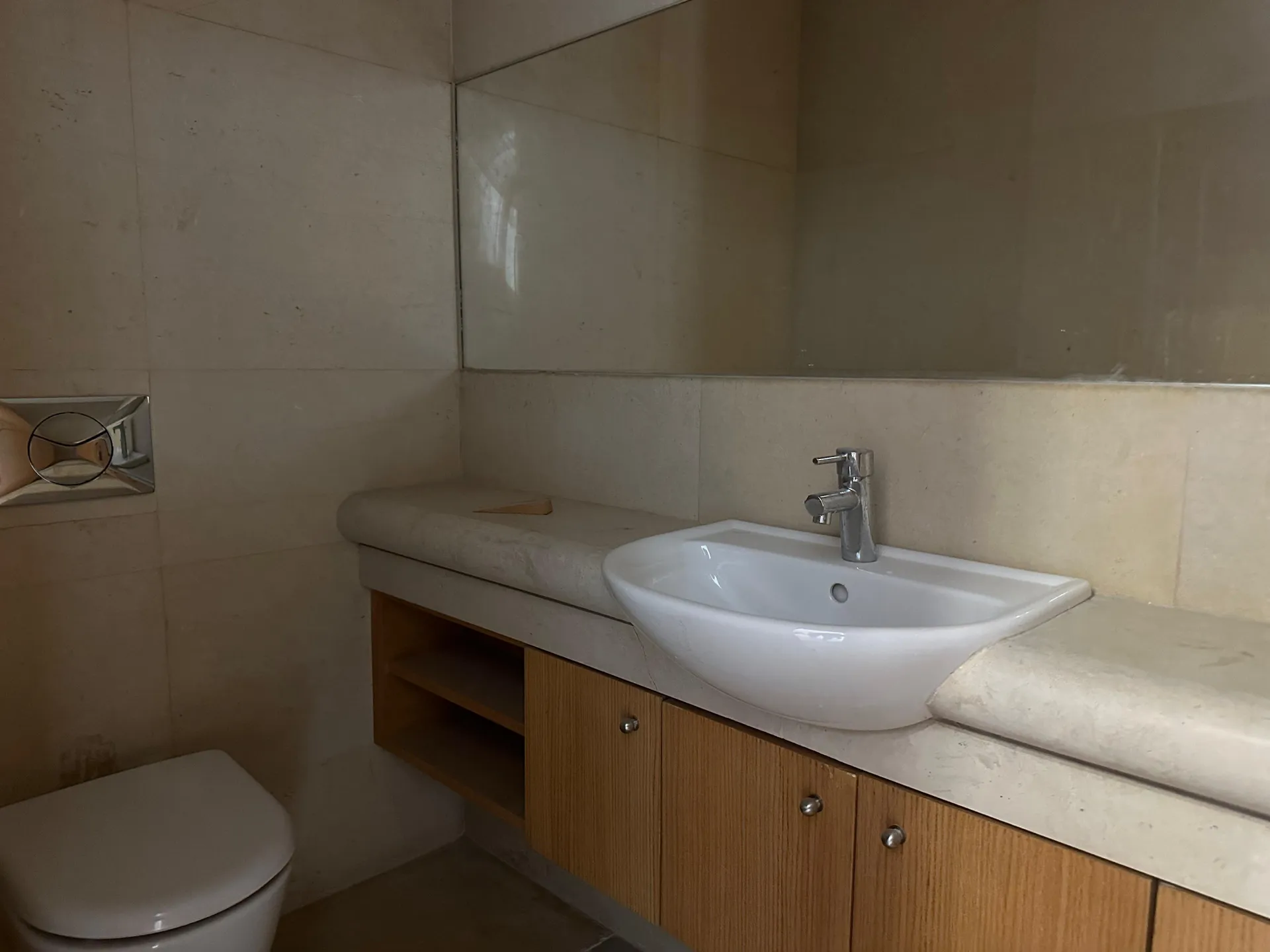 High-End 2-Bedroom Apartment For Rent in Down Town — photo 5