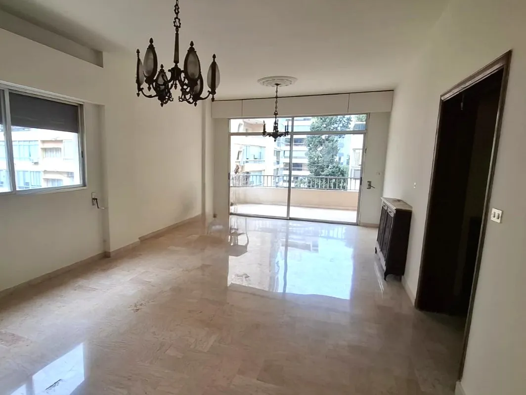 Unfurnished Apartment For Sale in Achrafieh, Sioufi