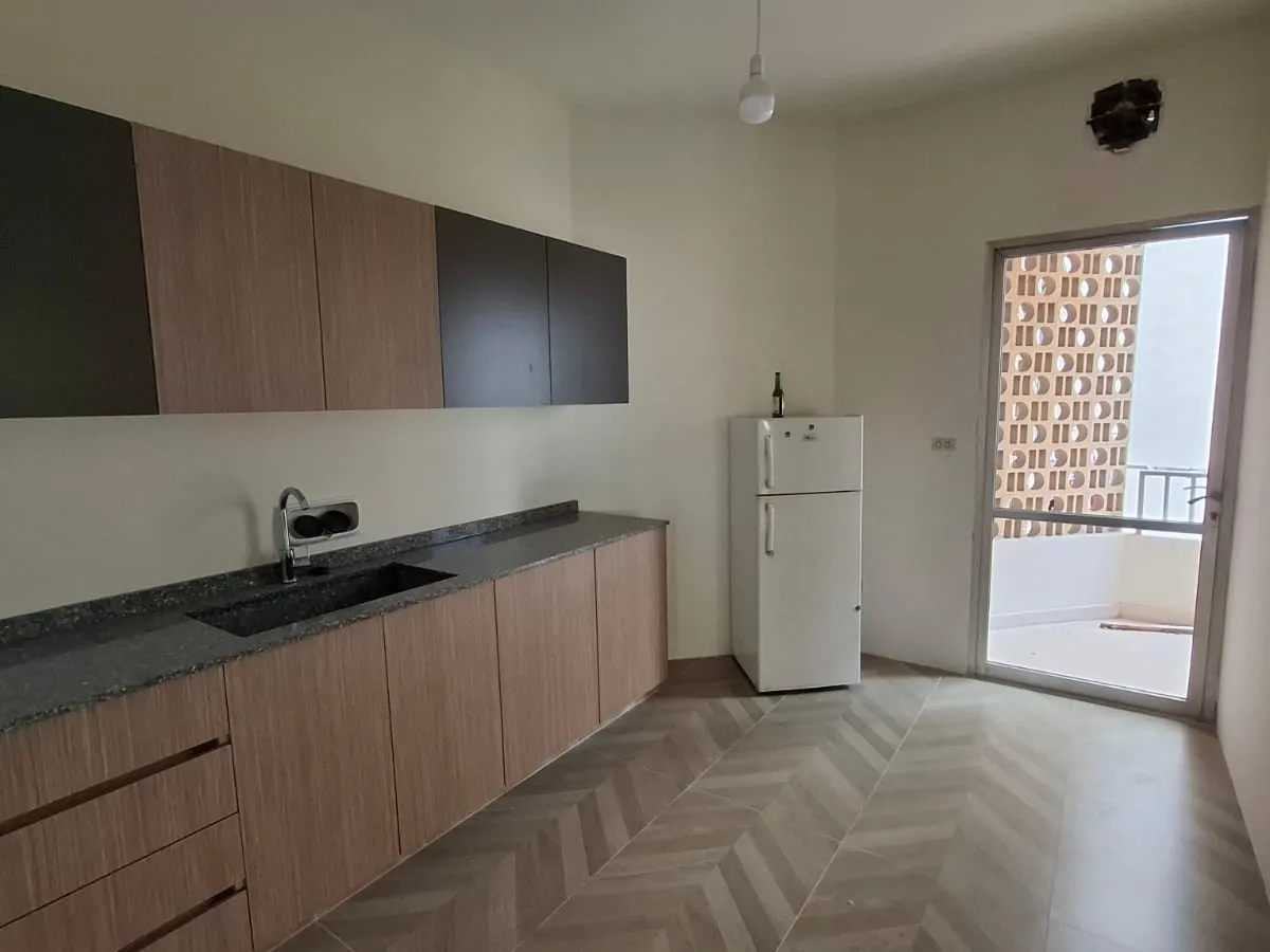 Unfurnished Apartment For Sale in Achrafieh, Sioufi — الصورة 6