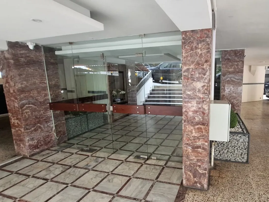 Unfurnished Apartment For Sale in Achrafieh, Sioufi — الصورة 7