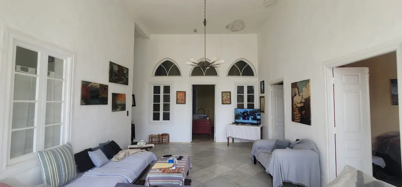 Traditional Old House With Spacious Garden For Sale in Ghbale, Kesrouane — الصورة 2