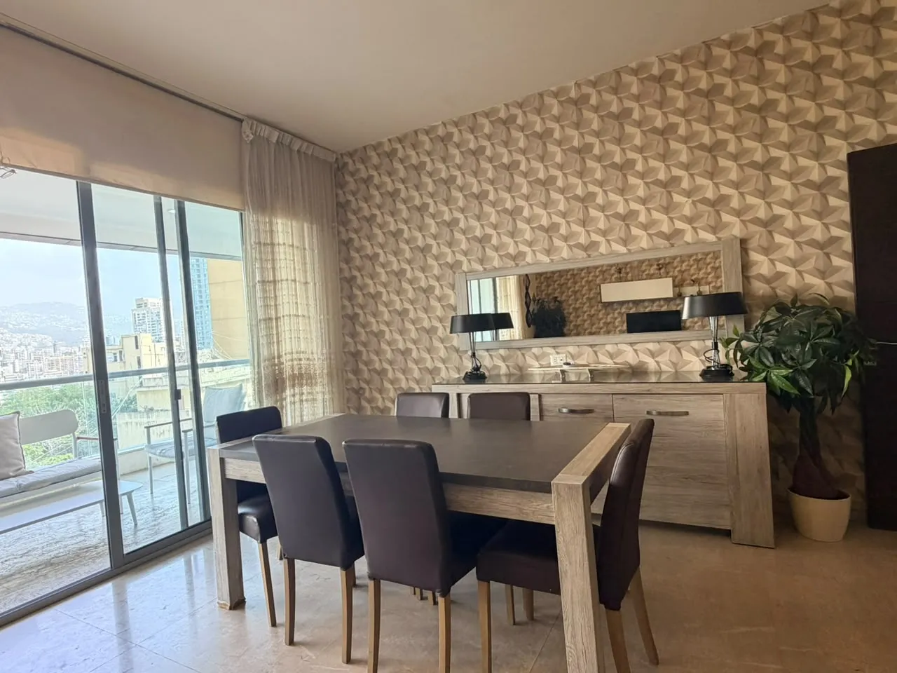 Elegant & Modern Apartment For Sale in Achrafieh, Sioufi — photo 2