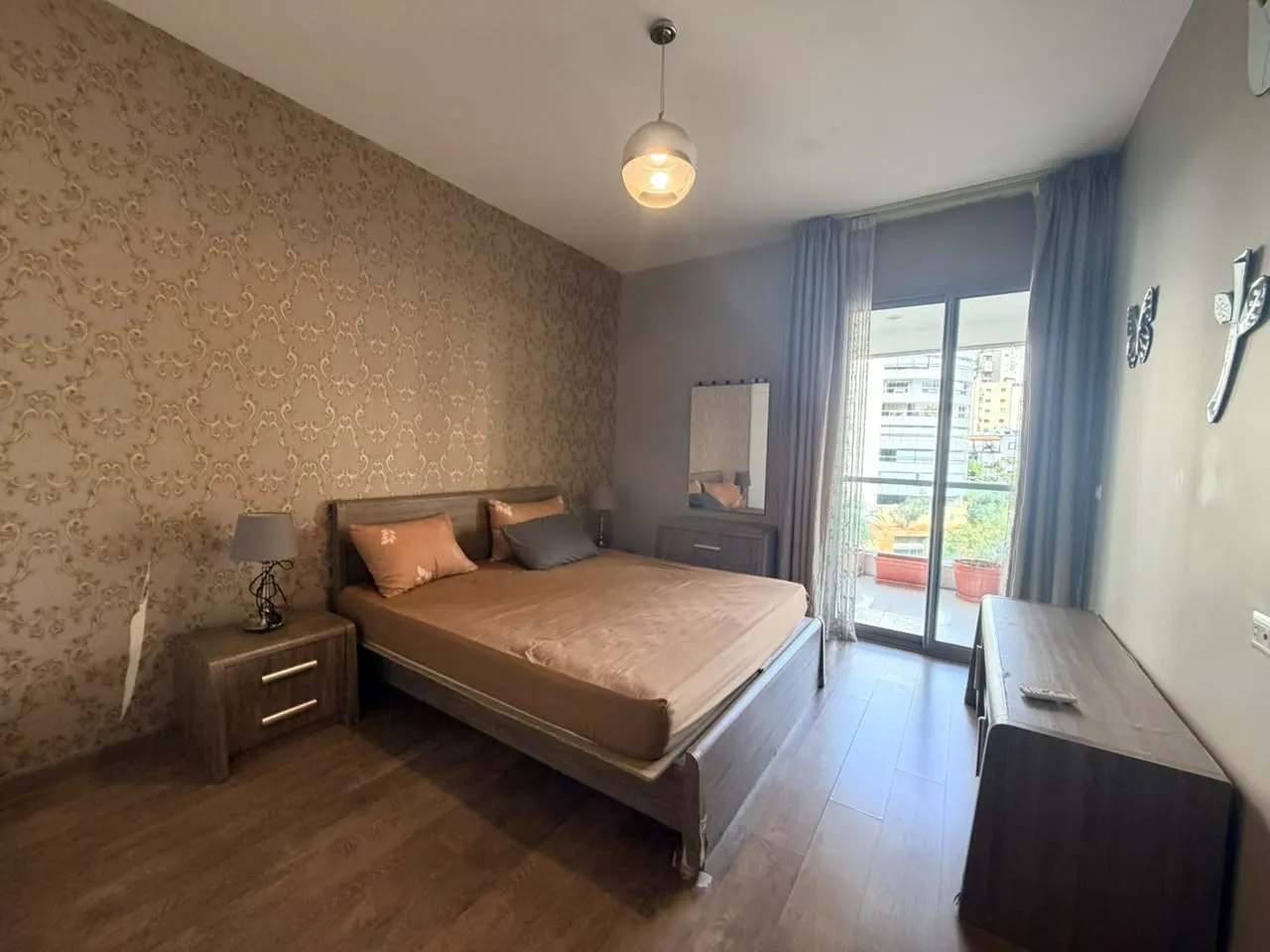 Elegant & Modern Apartment For Sale in Achrafieh, Sioufi — photo 8