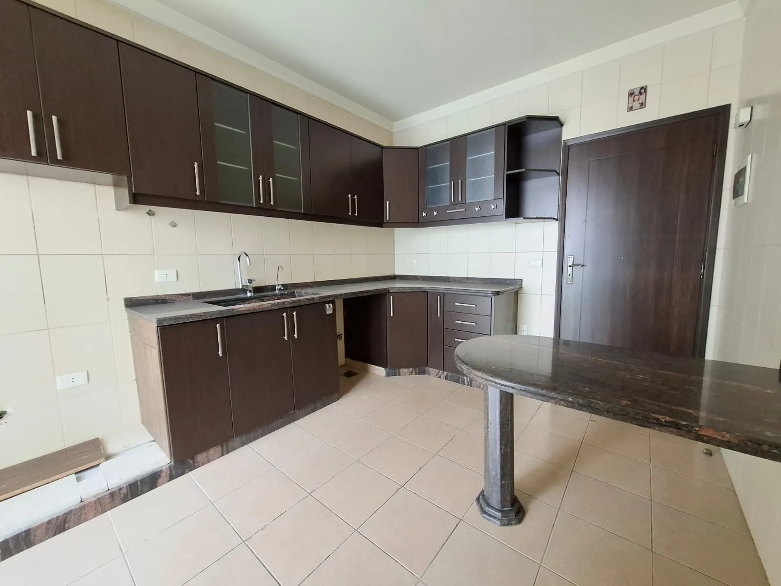 Unfurnished 3-Bedroom Apartment For Rent in Zouk Mikael — الصورة 4