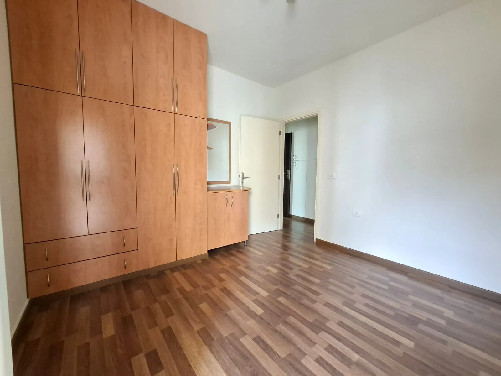 Unfurnished 3-Bedroom Apartment For Rent in Zouk Mikael — الصورة 8