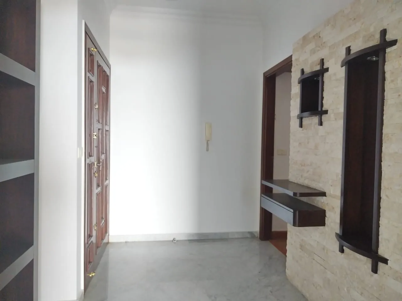 Spacious 3-Bedroom Apartment With Sea Veiw For Sale In Kfaryassine — الصورة 3