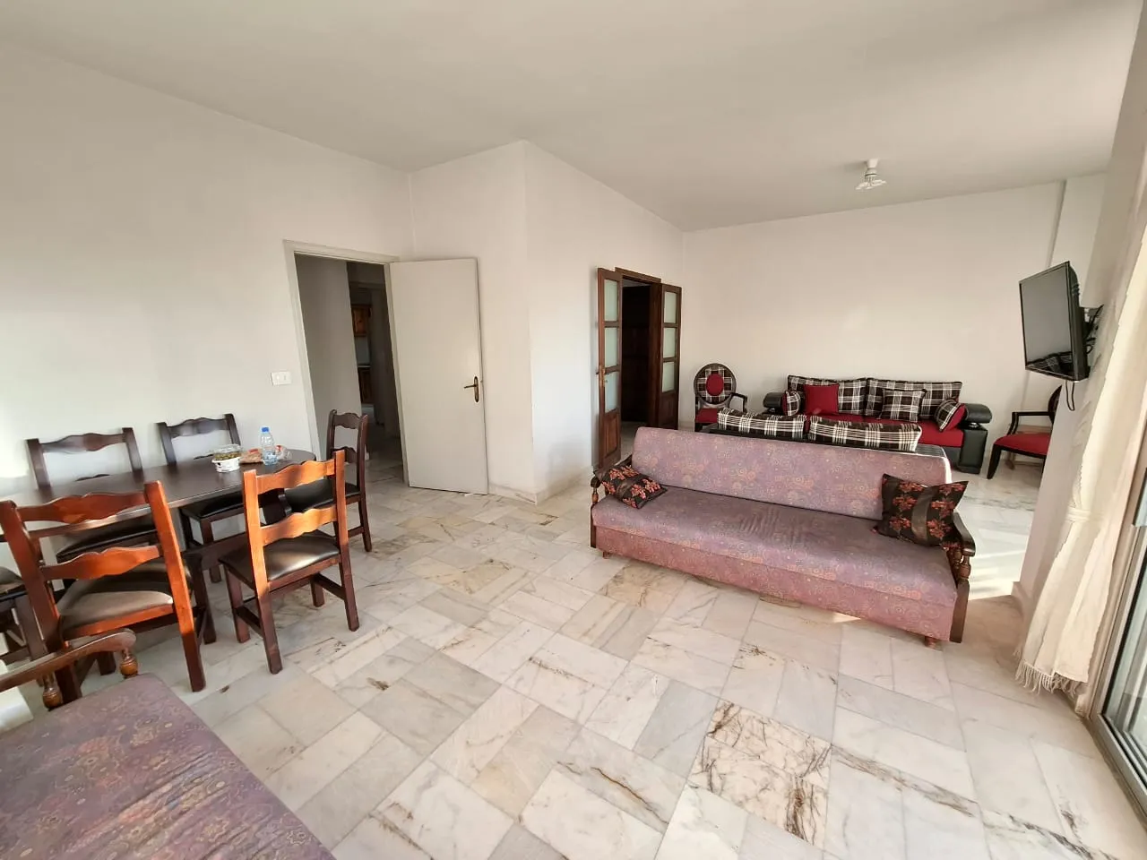 Lovely 3-Bedroom Apartment With Mountain & Sea View For Sale in Sarba — الصورة 3