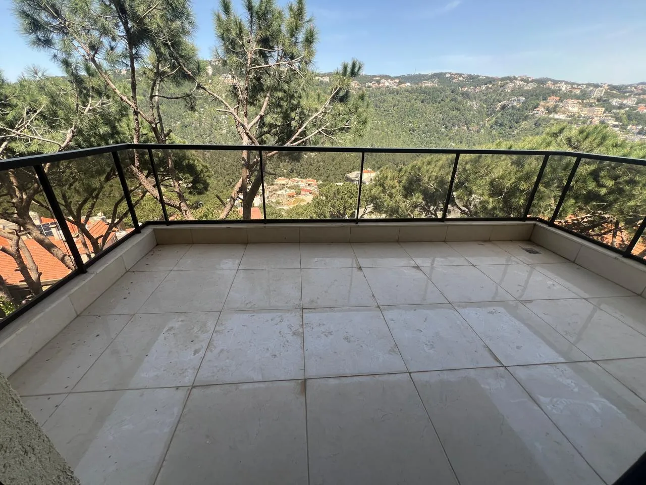 Brand New Apartment with Mountain View For Sale in Baabdat — photo 2