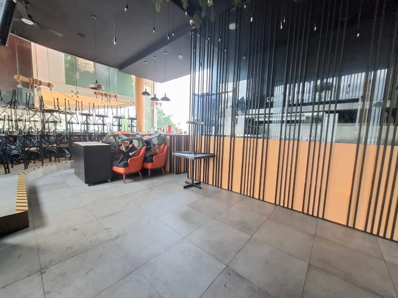 350 SQM Triplex Shop With Terrace & Garden For Rent in Zouk Mosbeh — الصورة 3