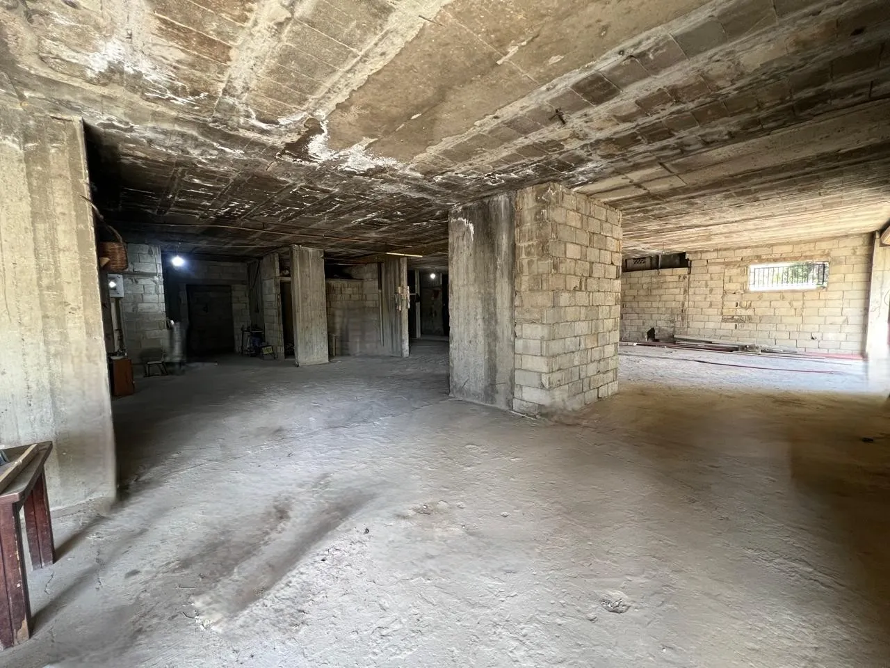 Hot Deal! Warehouse For Sale in Prime Location in Baabdat — الصورة 2