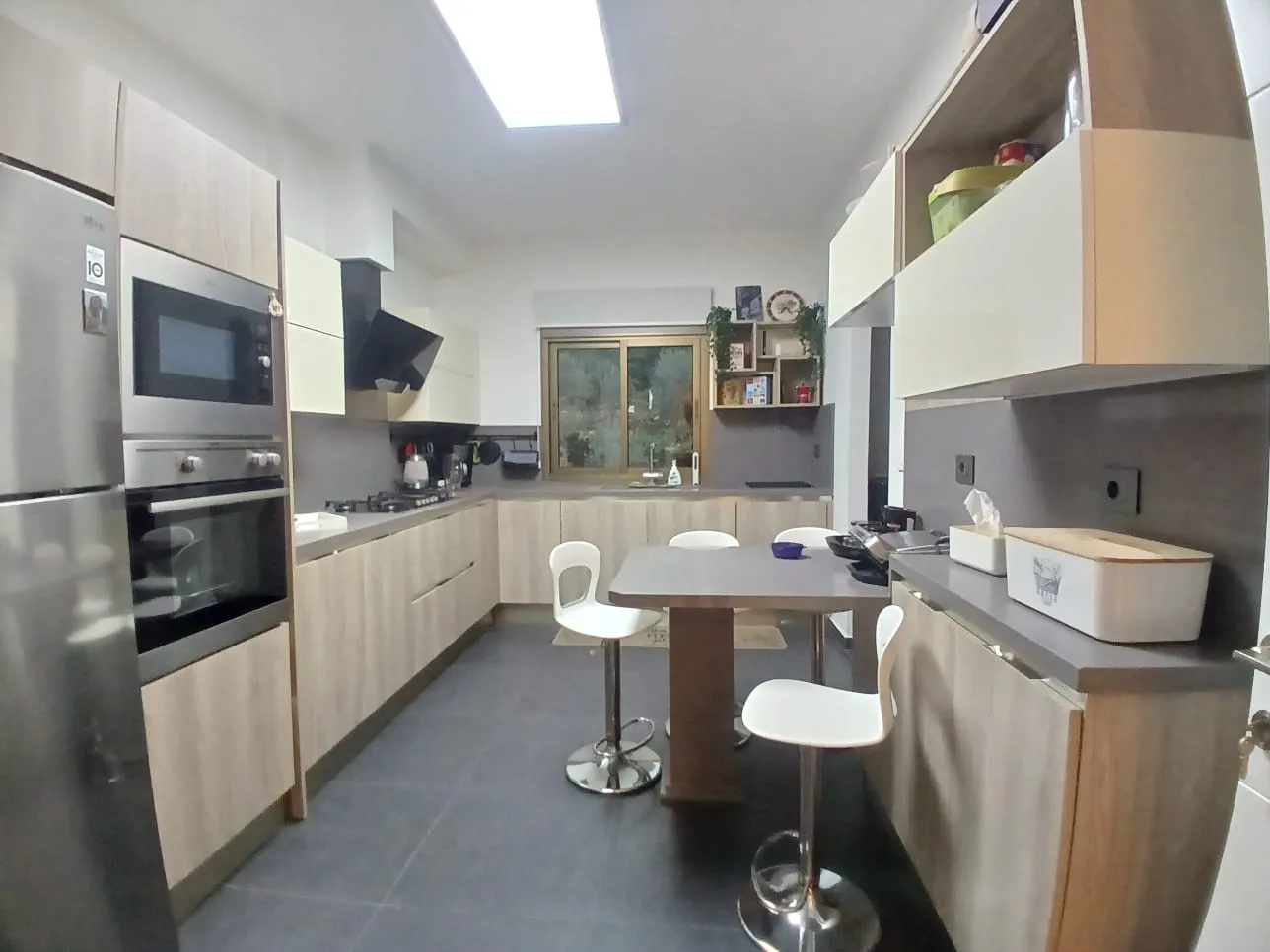 Beautifully Decorated & Furnished Apartment For Sale in Bsalim — الصورة 10
