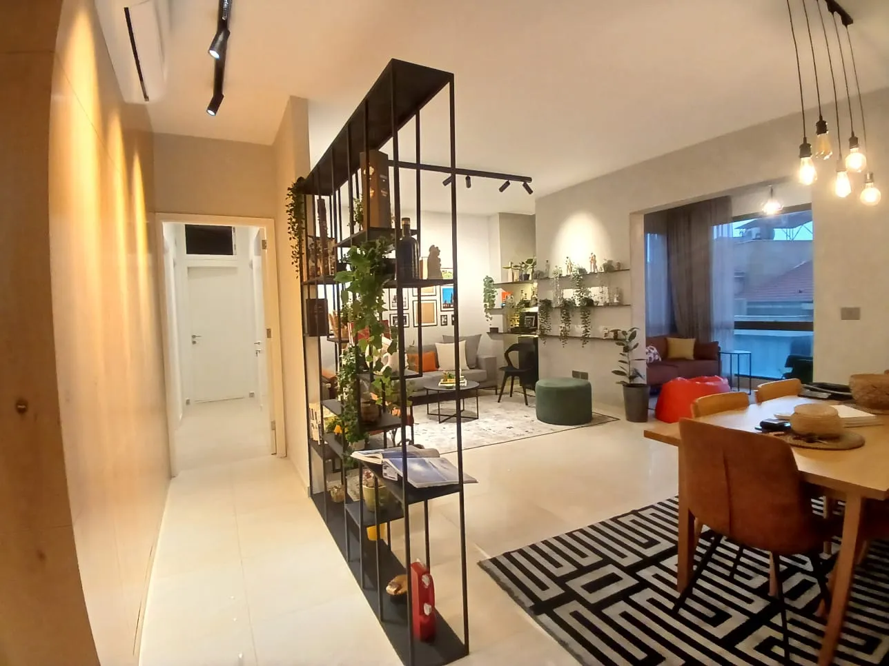 Beautifully Decorated & Furnished Apartment For Sale in Bsalim — الصورة 2