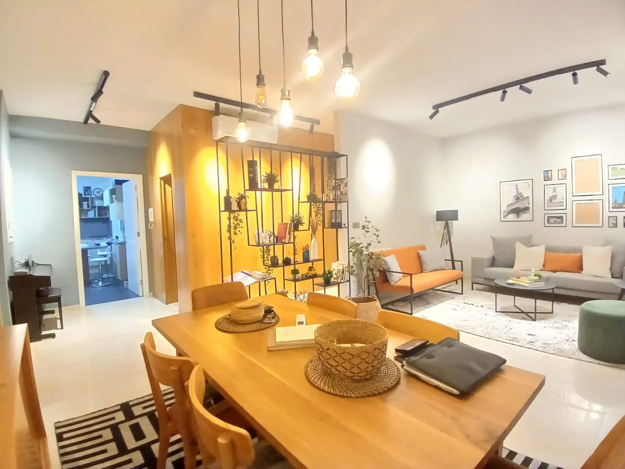 Beautifully Decorated & Furnished Apartment For Sale in Bsalim — الصورة 3
