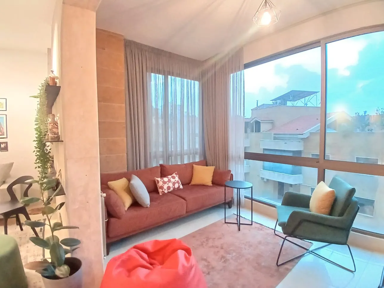 Beautifully Decorated & Furnished Apartment For Sale in Bsalim — الصورة 4