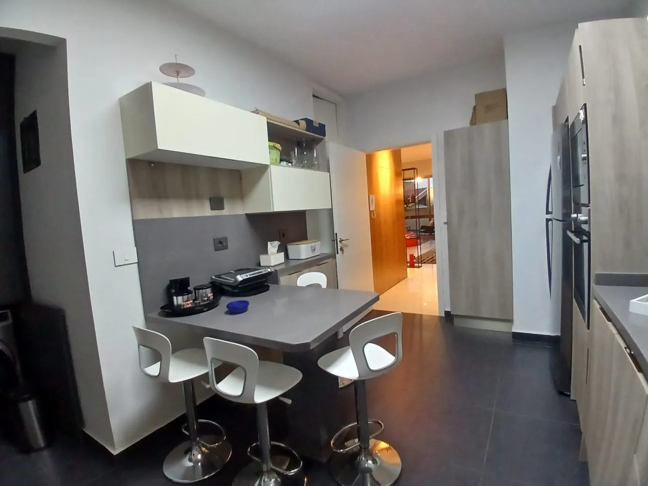 Beautifully Decorated & Furnished Apartment For Sale in Bsalim — الصورة 9