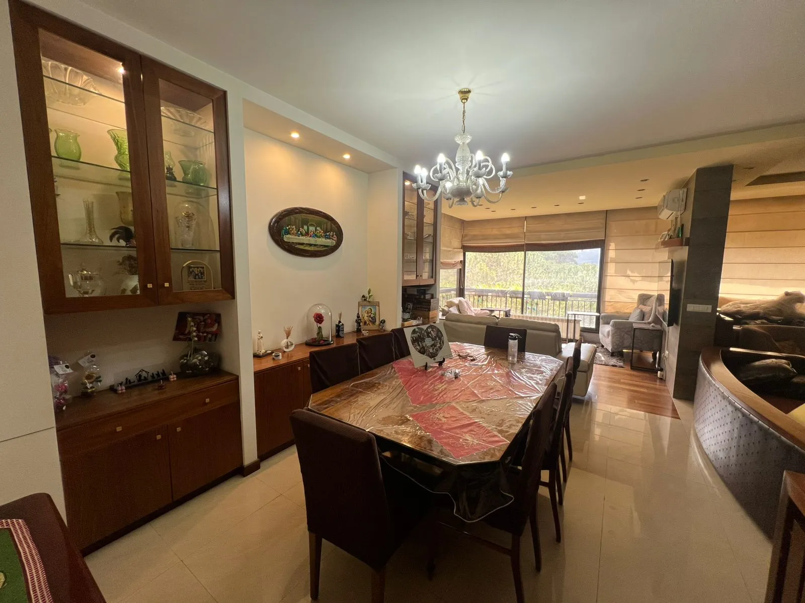 Fully Decorated Apartment For Sale in Calm Area in Baabdat — الصورة 5