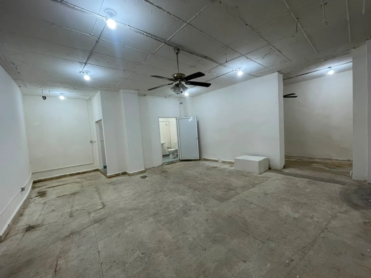 A 260 SQM Warehouse For Rent in Achrafieh, Geitawi — الصورة 4