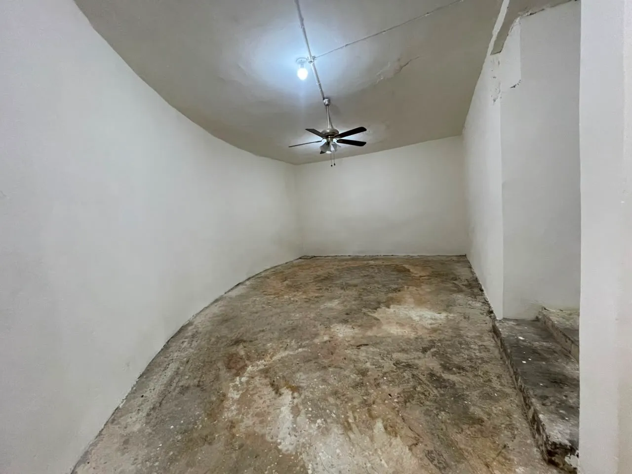 A 260 SQM Warehouse For Rent in Achrafieh, Geitawi — الصورة 6