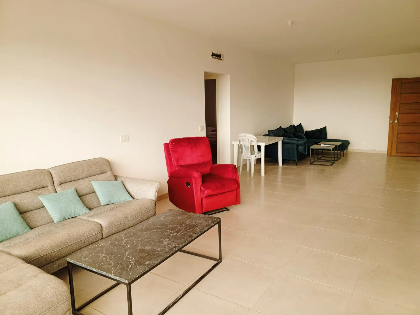 Furnished Apartment With Terrace & Sea View For Rent In Blat, Jbeil — الصورة 2