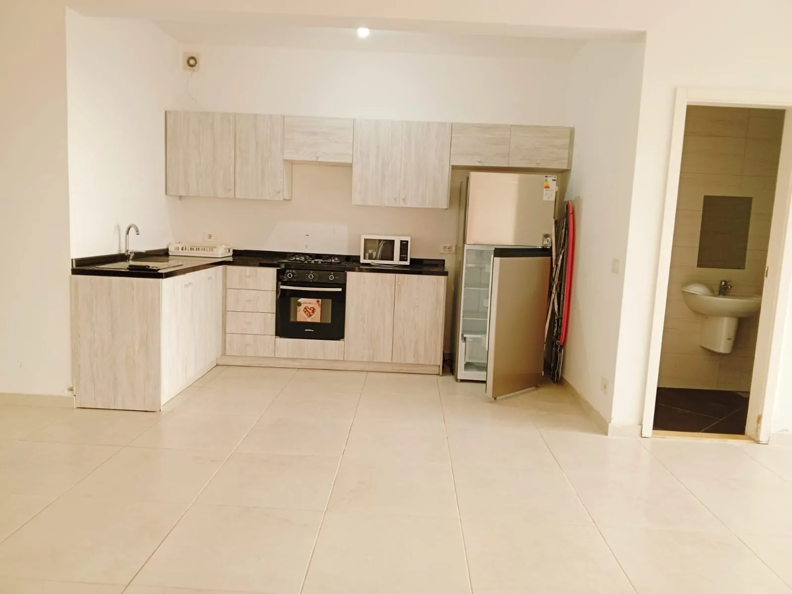 Furnished Apartment With Terrace & Sea View For Rent In Blat, Jbeil — الصورة 4