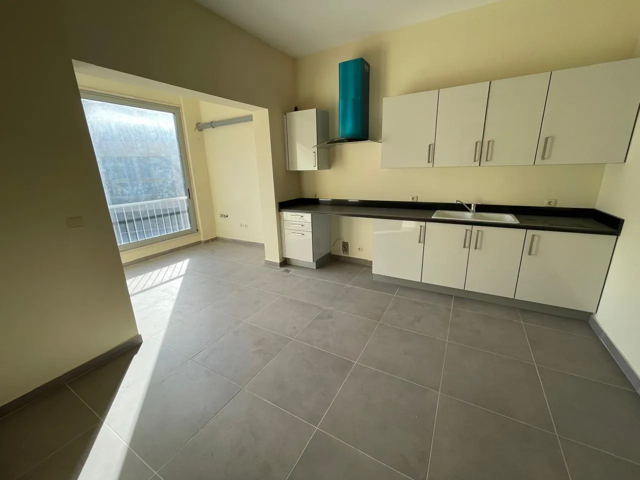 Spacious Unfurnished Apartment For Rent in Fiyadiye, Baabda — الصورة 6