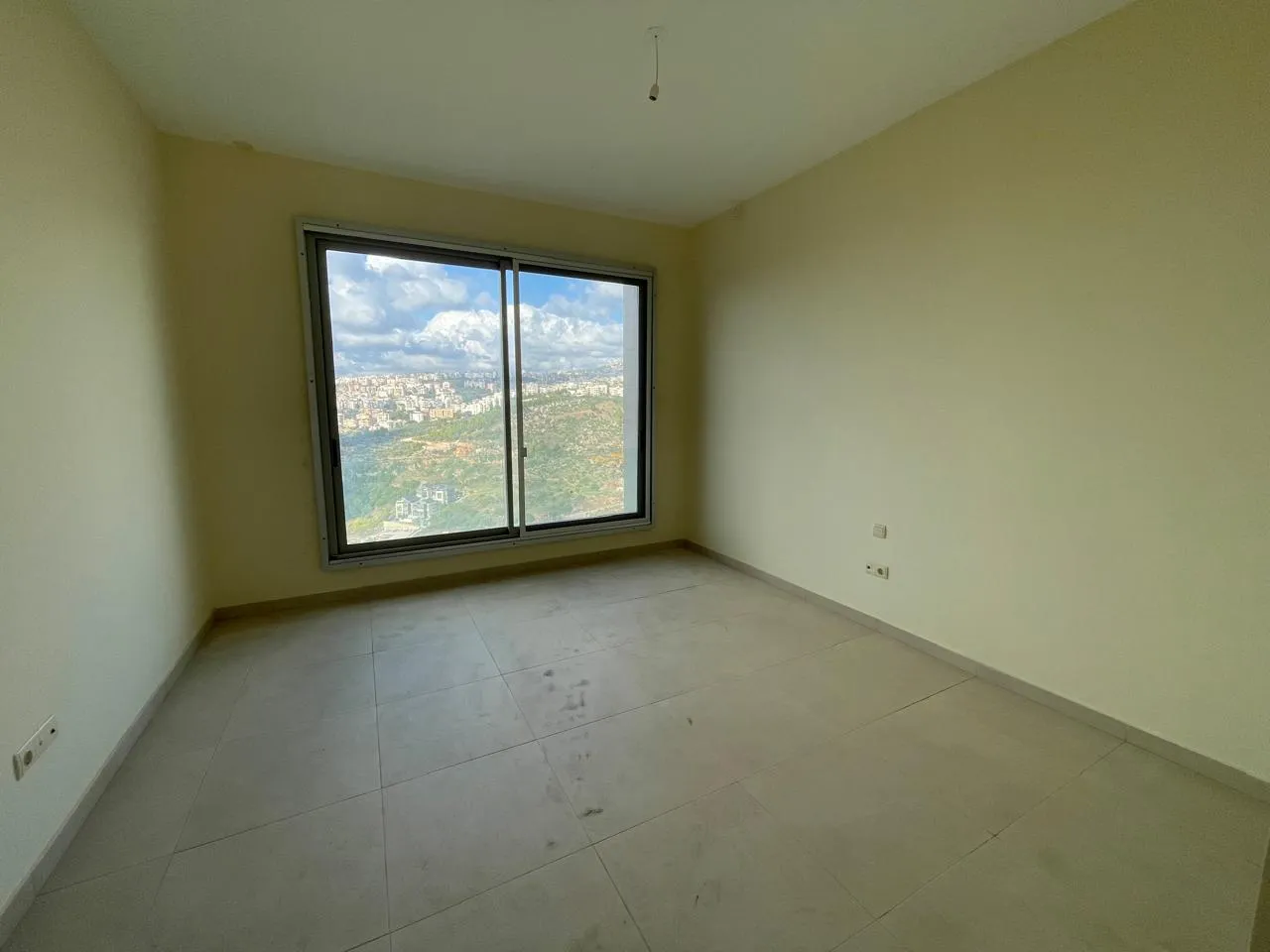 Spacious Unfurnished Apartment For Rent in Fiyadiye, Baabda — الصورة 8