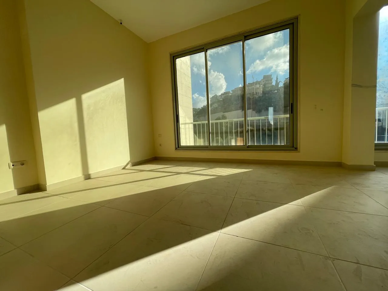 Spacious Unfurnished Apartment For Rent in Fiyadiye, Baabda — الصورة 9
