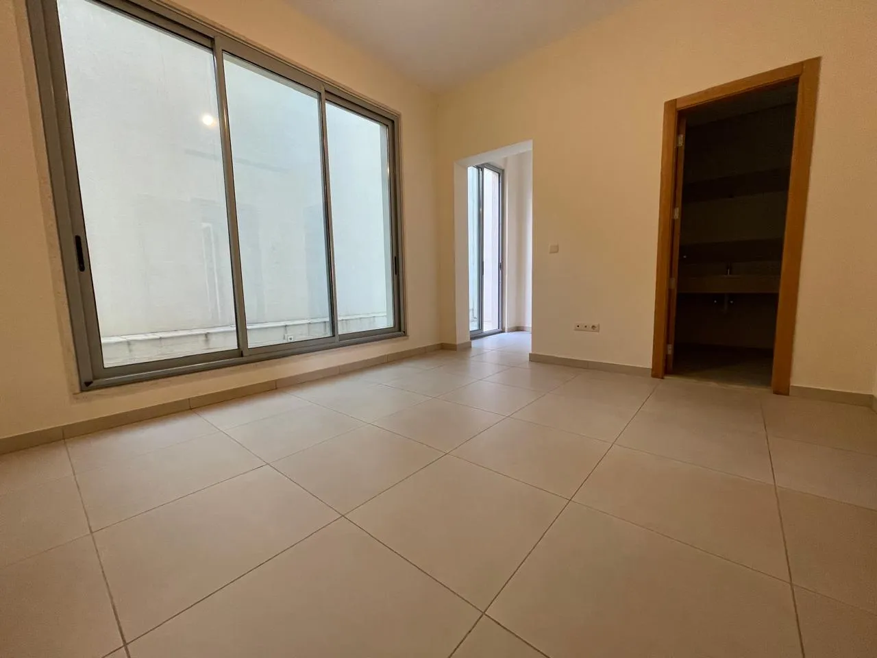 Unfurnished Apartment With Terrace For Rent in Fiyadiye, Baabda — الصورة 10