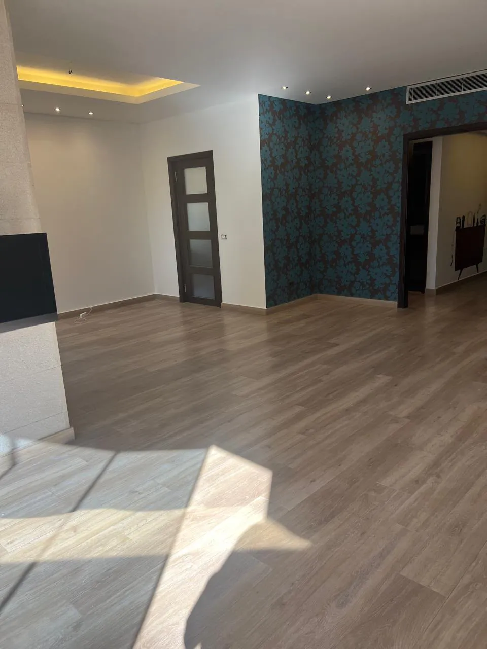 Semi-Furnished & Decorated For Rent in Dekweneh — الصورة 2