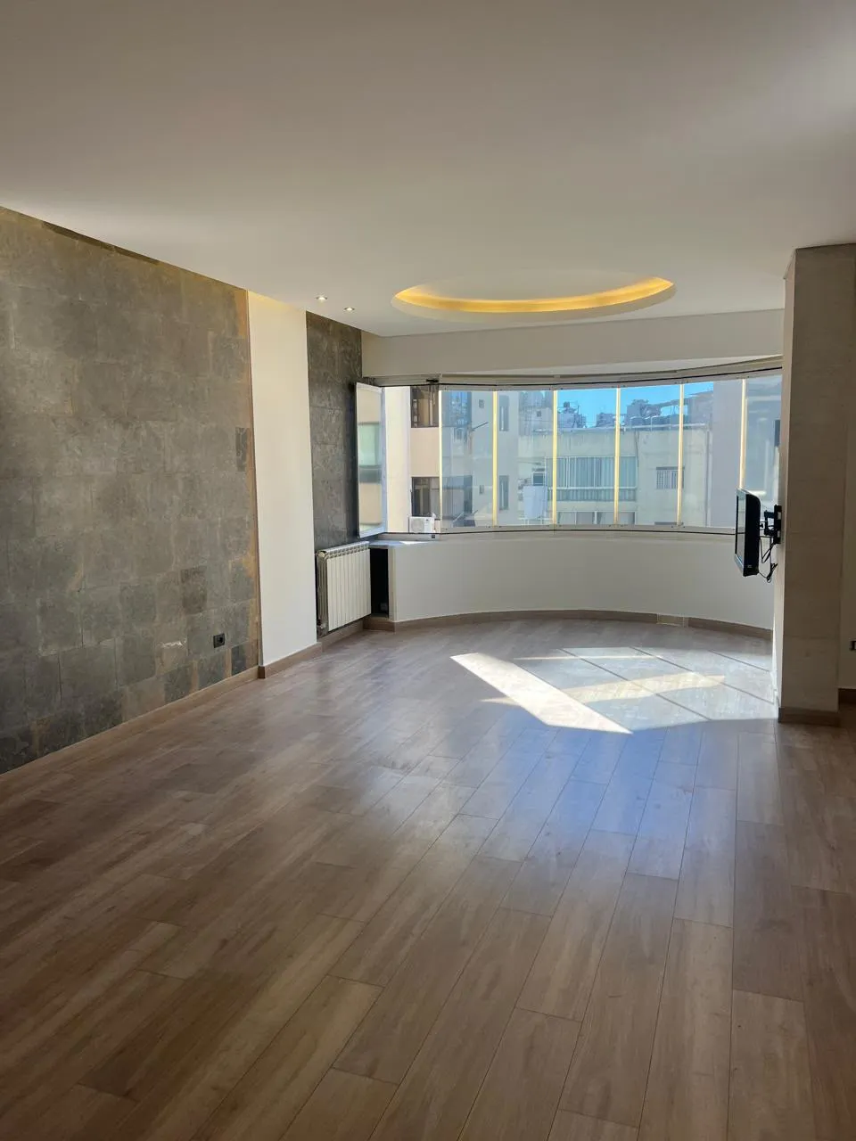 Semi-Furnished & Decorated For Rent in Dekweneh — الصورة 4