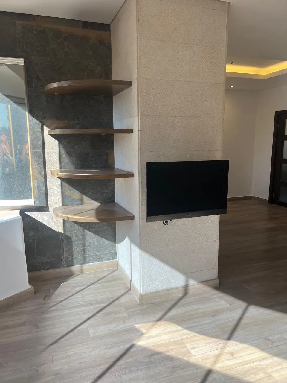 Semi-Furnished & Decorated For Rent in Dekweneh — الصورة 6