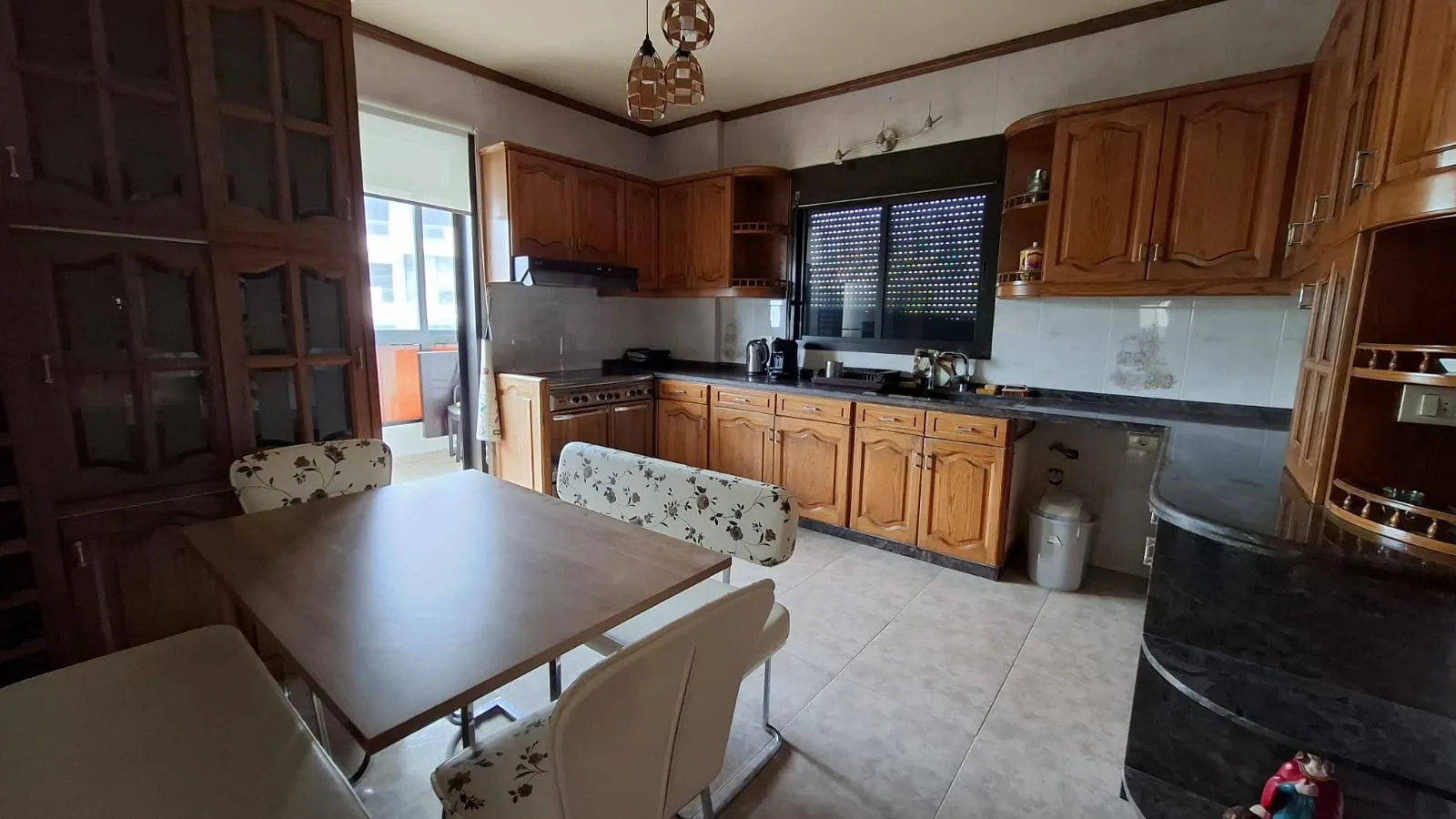 Spacious Dual-Purpose Apartment & Clinic For Sale in Blat, Jbeil — الصورة 10