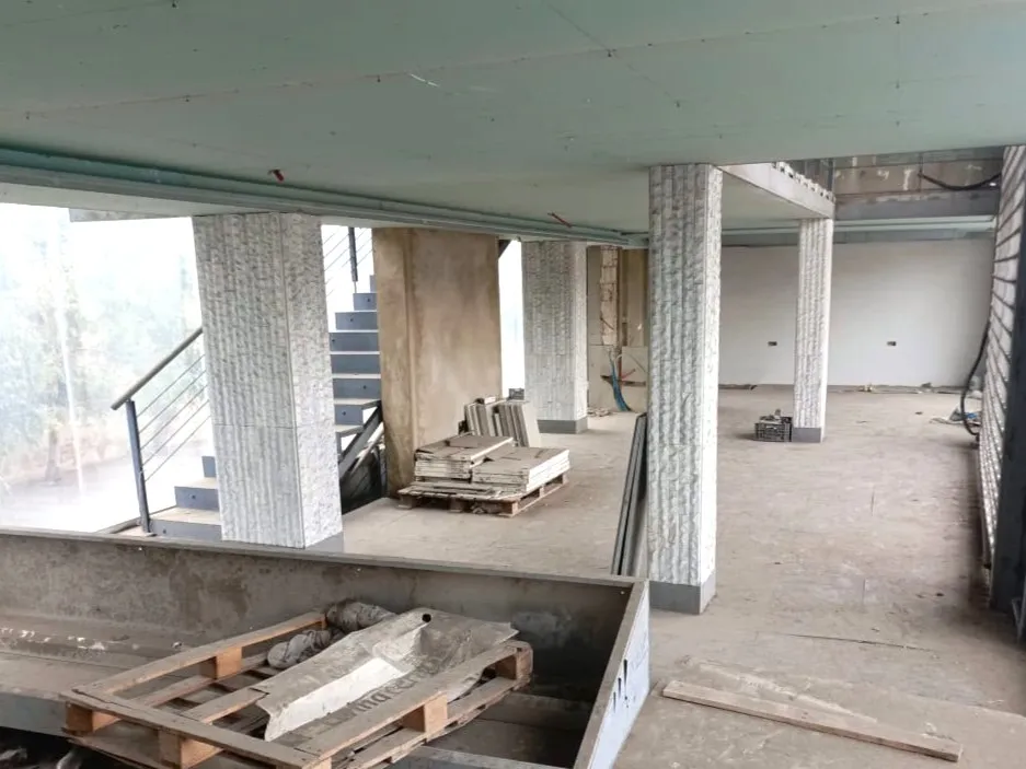 280 SQM Shop For Sale in Khalde — الصورة 4