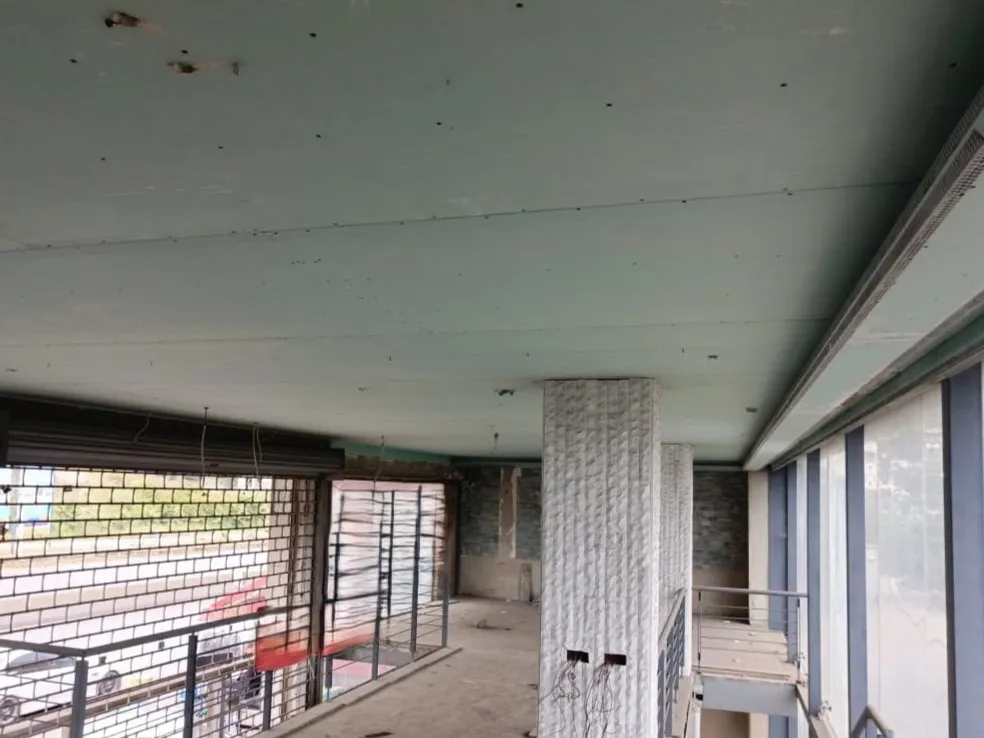 280 SQM Shop For Sale in Khalde — الصورة 5