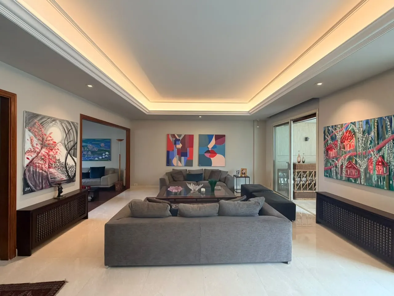 4-Bedroom Unfurnished Apartment For Sale in Achrafieh, Carré D'or
