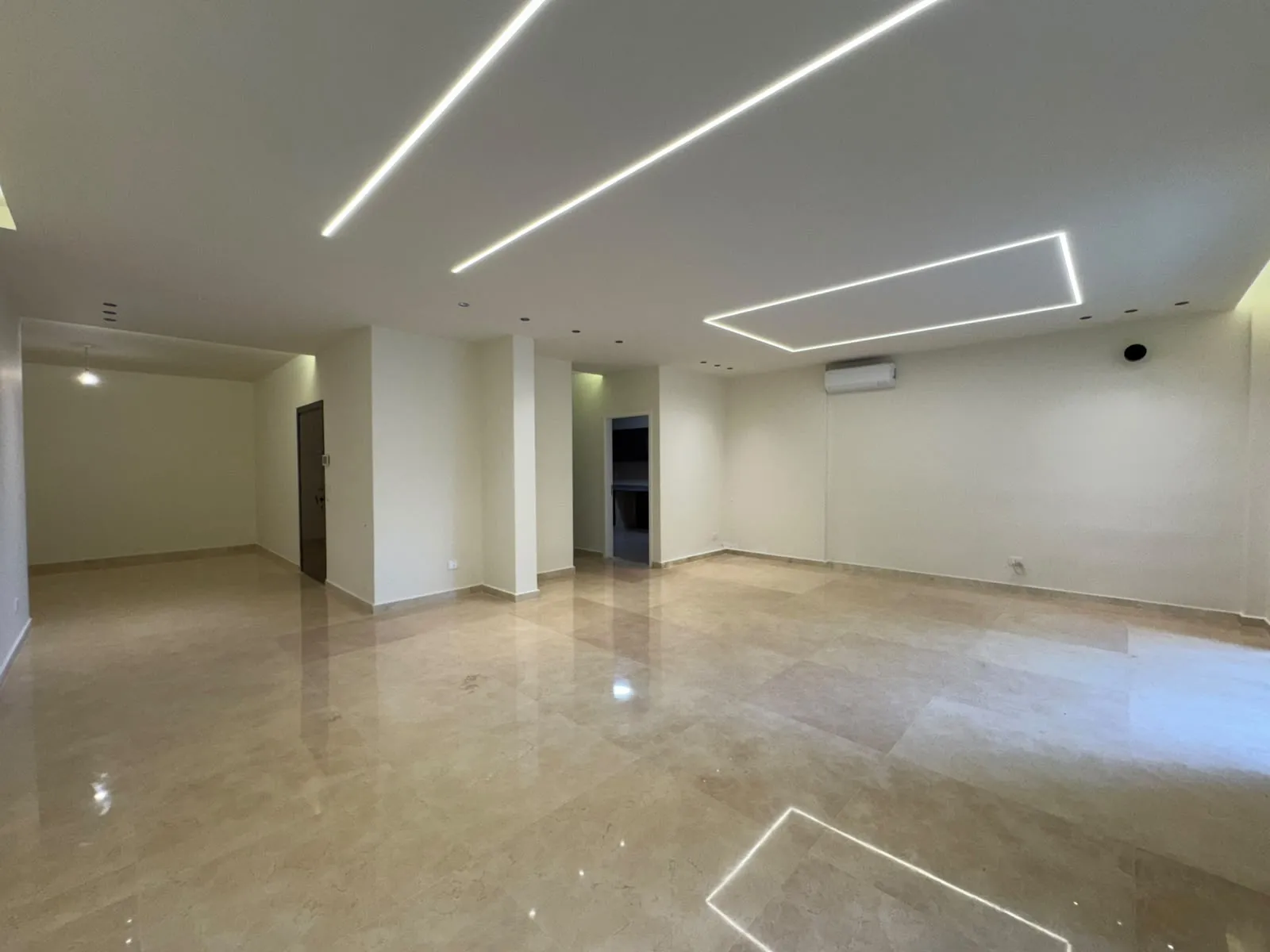 Unfurnished Apartment With Garden & Terrace For Rent in Mansourieh — الصورة 2