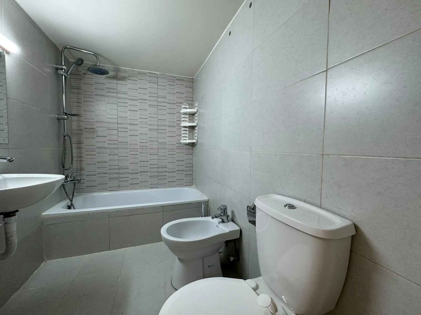 Unfurnished Apartment With Garden & Terrace For Rent in Mansourieh — الصورة 9