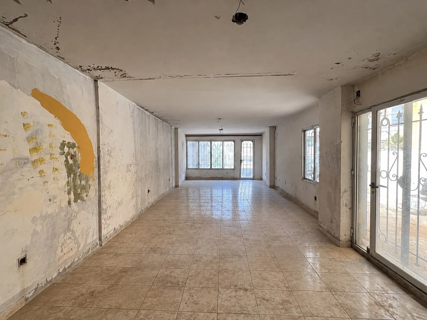 Unfurnished Studio With Terrace For Rent in Hadath, Baabda