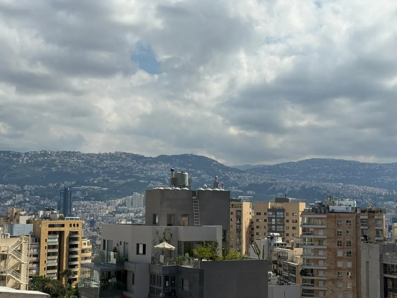 Luxurious Stunning Duplex For Sale in Achrafieh, Sassine — الصورة 3