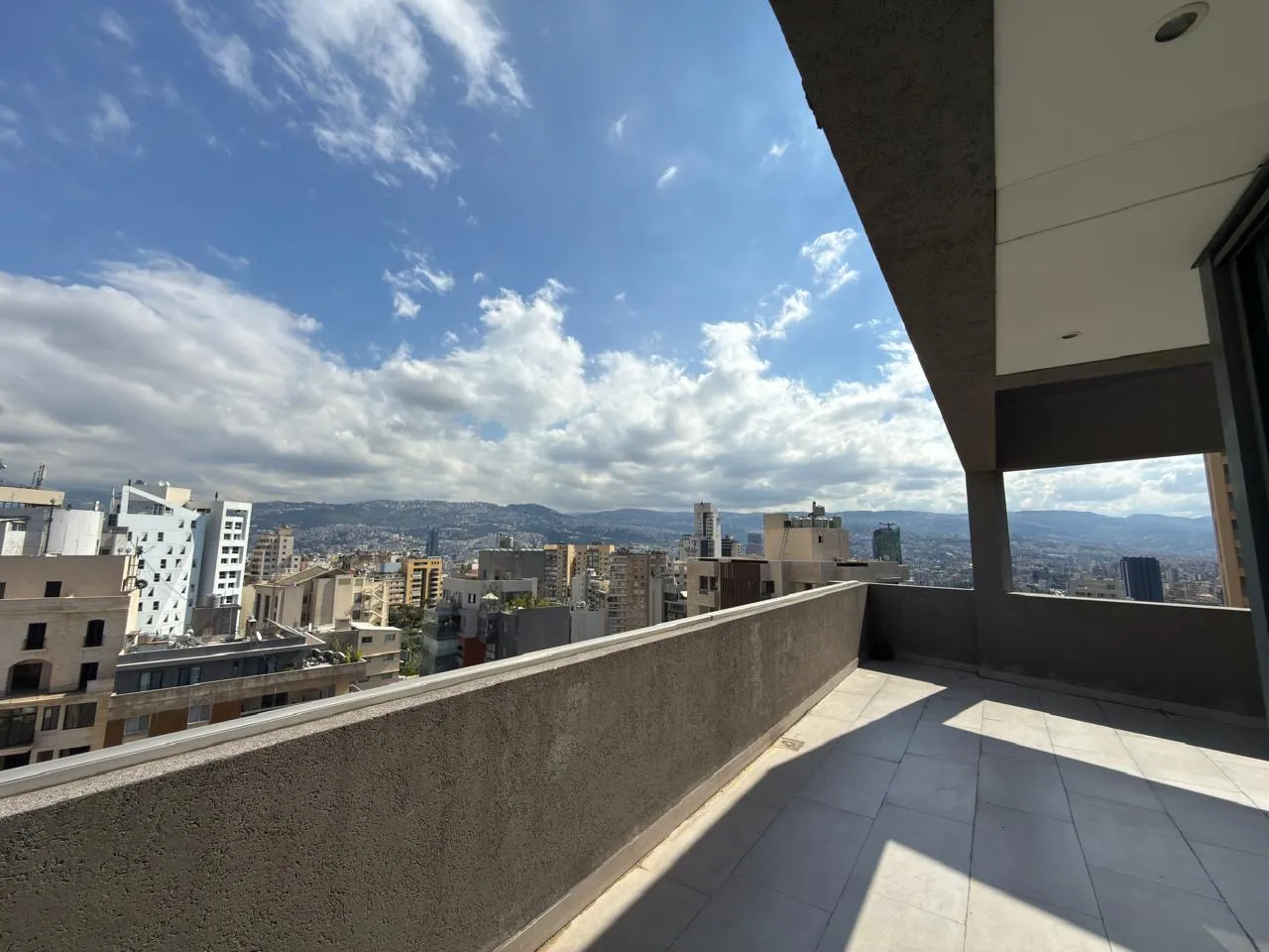 Luxurious Stunning Duplex For Sale in Achrafieh, Sassine — الصورة 4