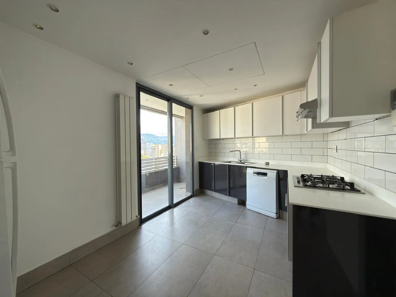Luxurious Stunning Duplex For Sale in Achrafieh, Sassine — الصورة 8