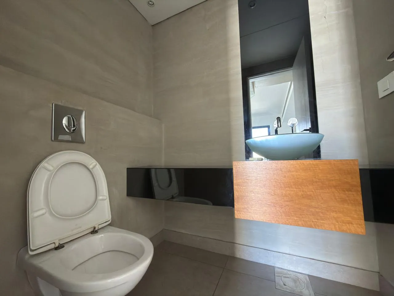 Luxurious Stunning Duplex For Sale in Achrafieh, Sassine — الصورة 9