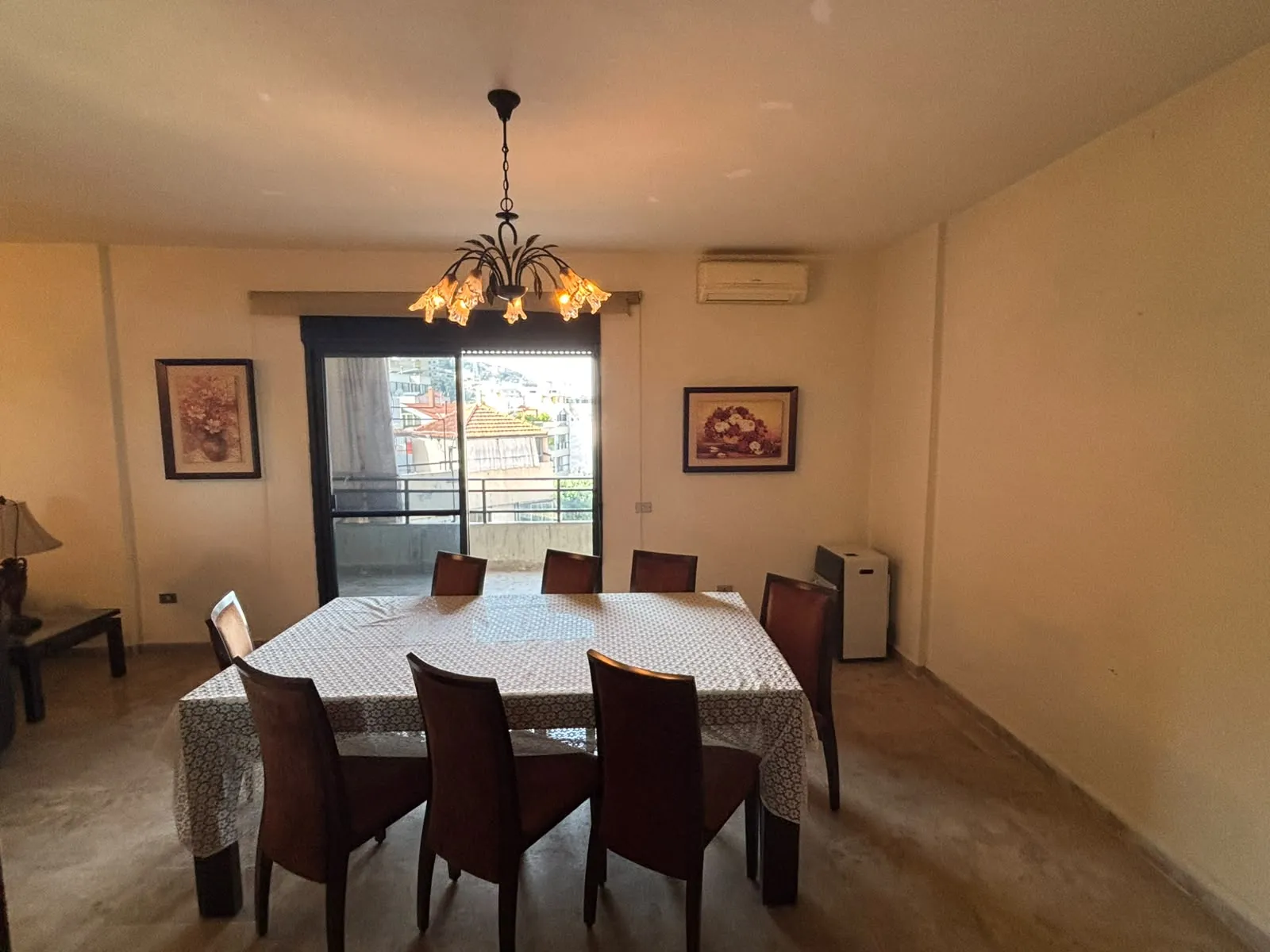 Semi-Furnished Apartment For Rent in Mtayleb — الصورة 4